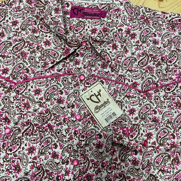 Great Christmas gift!! New Cowgirl Hardware button down western shirt. - Picture 4 of 7